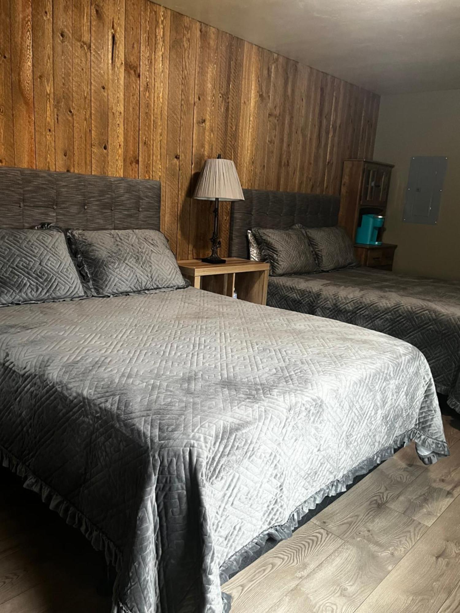 Parkway Yellowstone Guest House Room #1 Gardiner Extérieur photo